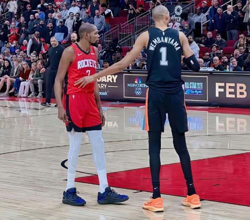 山东高速男,篮备战俱乐,部杯赛,皇冠体育app下载,皇冠体育官网,澳门皇冠体育,bet皇冠体育在线